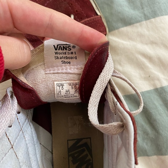 Vans - Picture 3 of 3